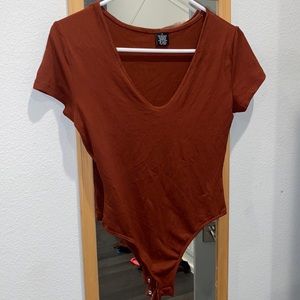 Short sleeve body suit